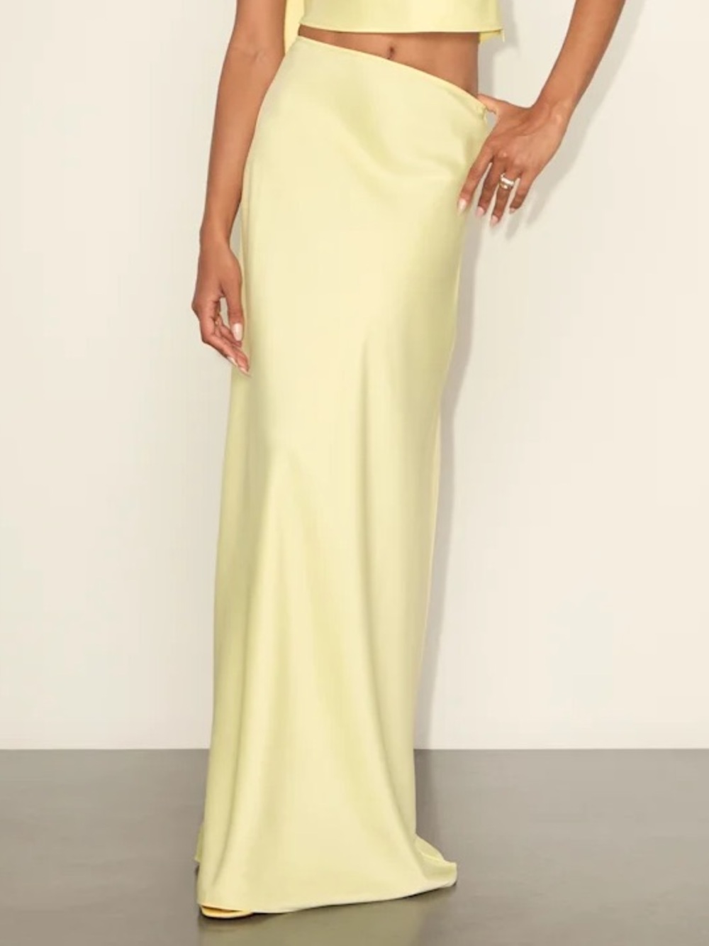Lulu's Marabella Light Yellow Satin High-Rise Maxi Skirt Size Medium